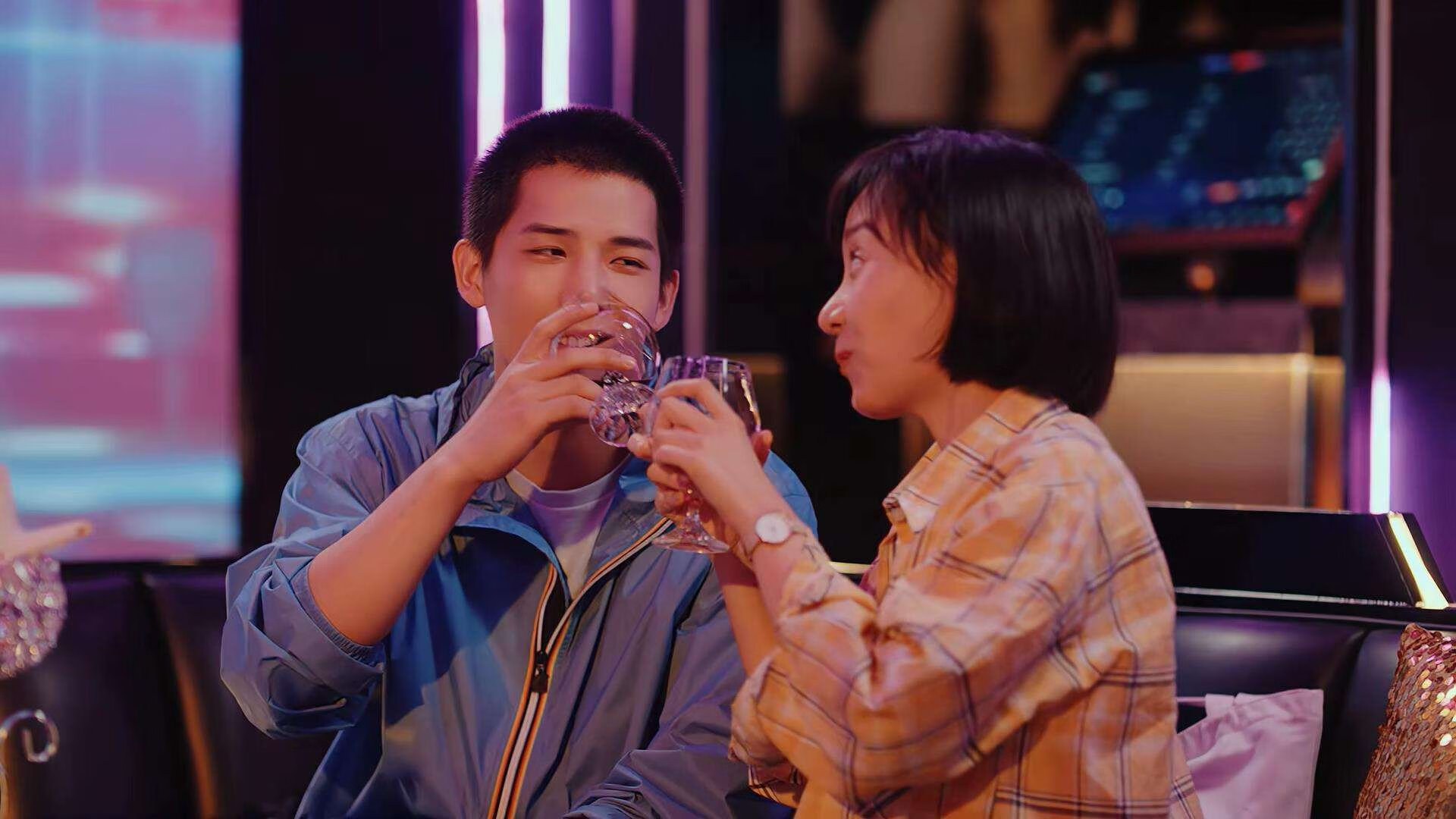 开云体育在线-库里在意甲上演三分雨，辽宁铁骑跨洋打穿骑士，体育世界的平行奇迹