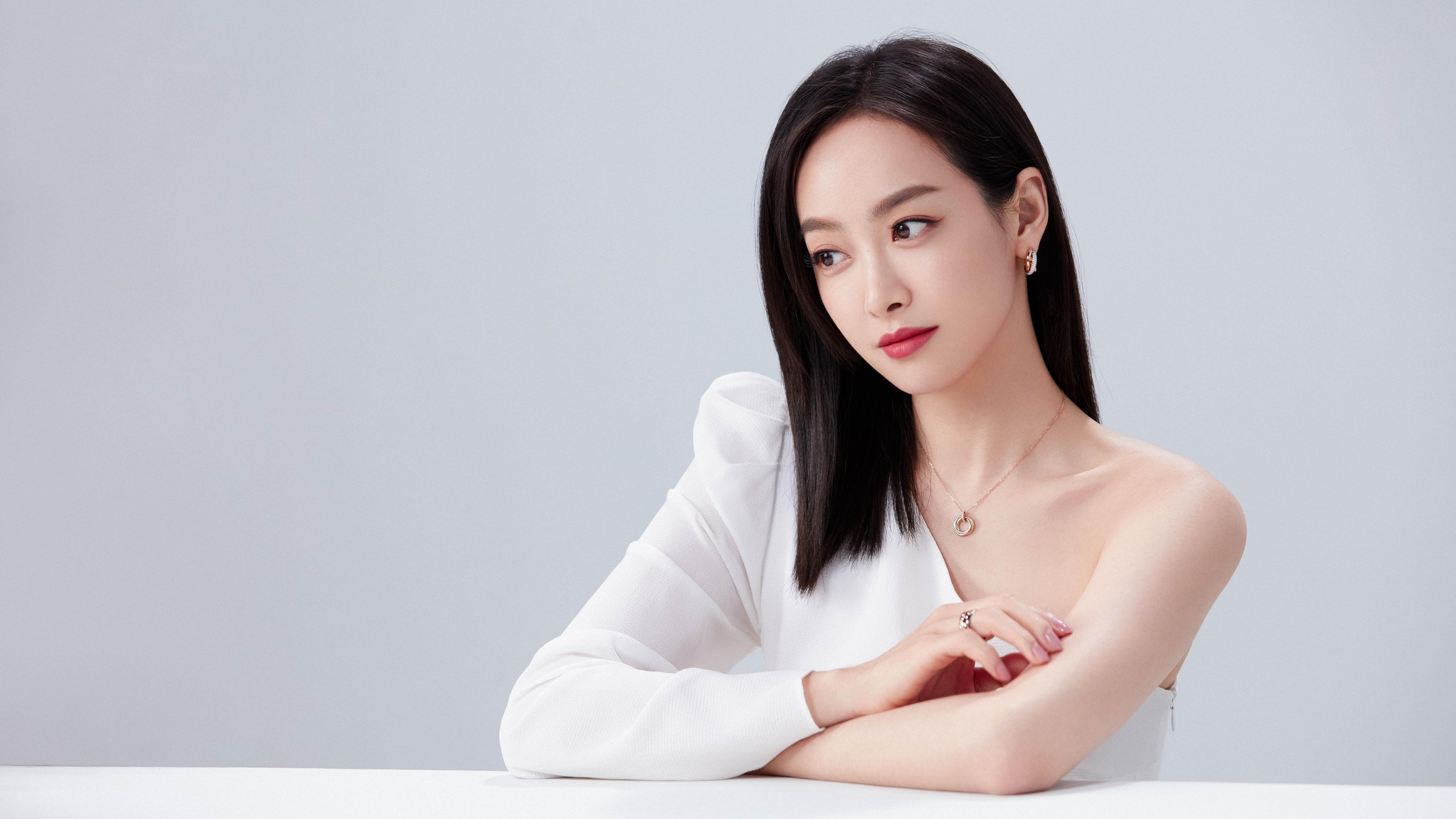 钢铁洪流中的孤舟,浓眉如何成为爵士冲垮上海队这场完美风暴的风暴眼