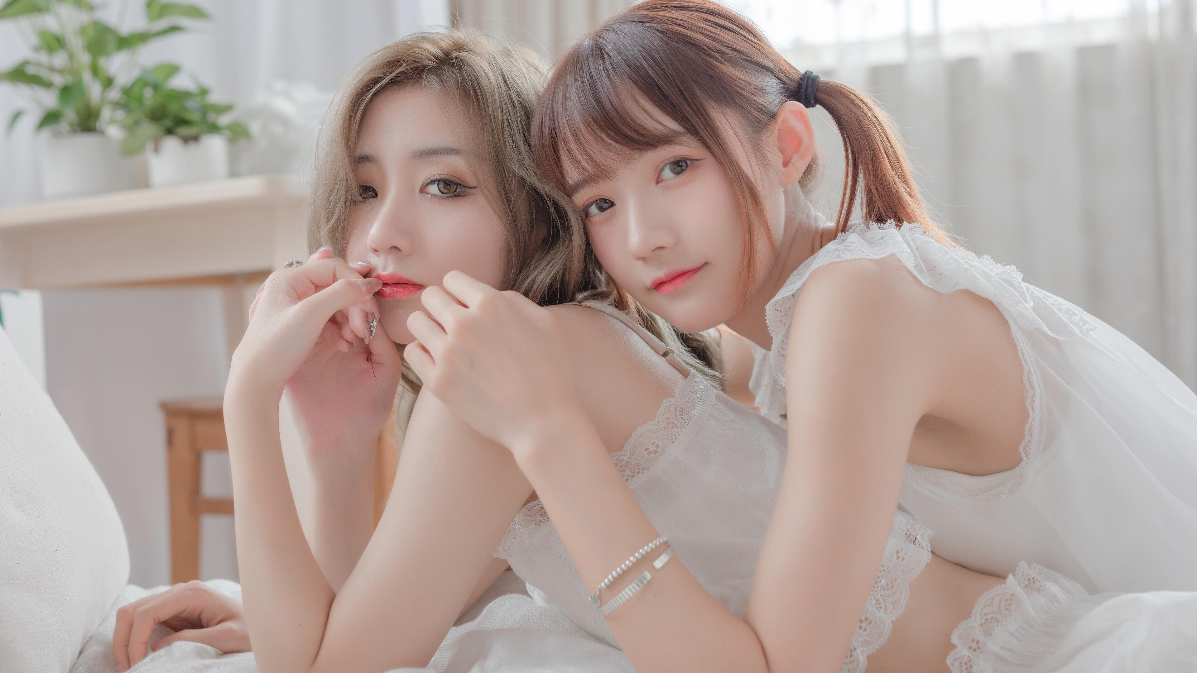 跨界时刻，火箭险胜独行侠的NBA激战，与浓眉在西甲篮球国家德比的统治力展现