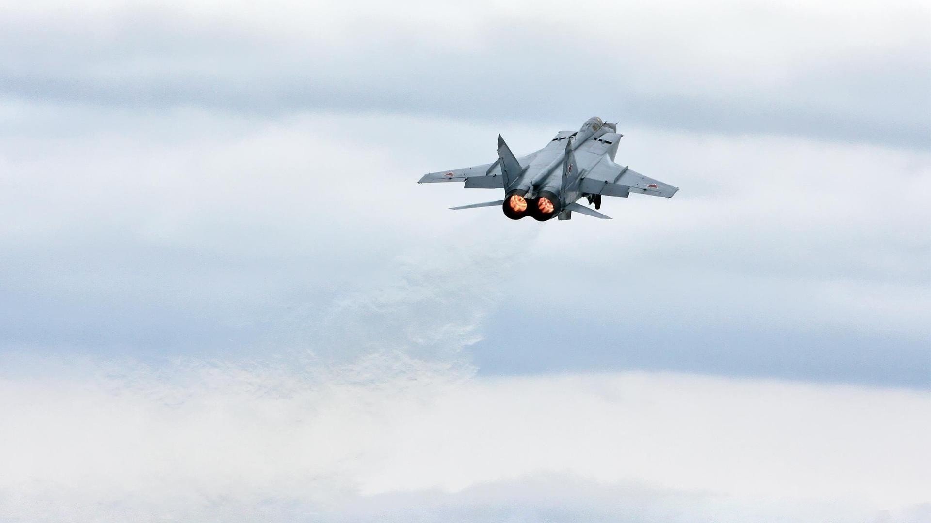 开云体育中国-暗夜刺客与沉默权杖，当格列兹曼的灵光刺破尤文铁幕，乌拉圭如何以稳制胜